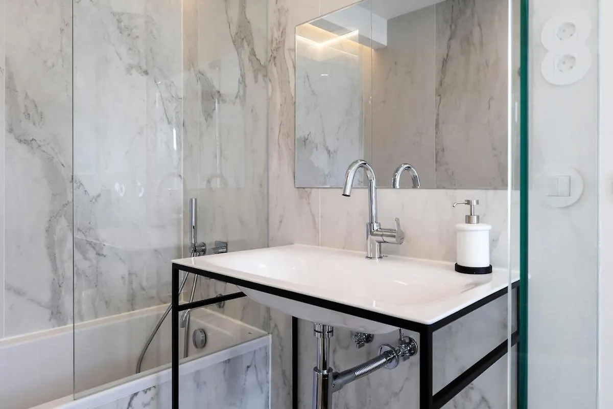 Lisbon Beautiful 2 Bedroom Apartment With Views In Rua Augusta Lisbon