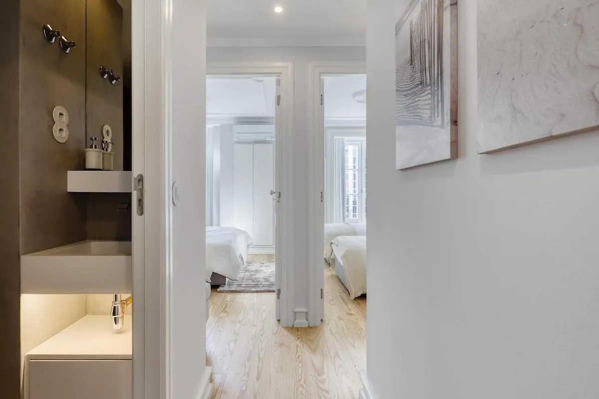Lisbon Beautiful 2 Bedroom Apartment With Views In Rua Augusta Lisbon 0*,