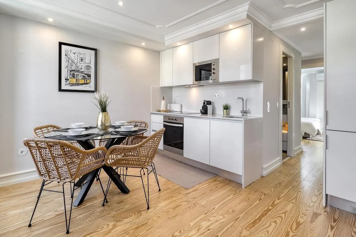 Lisbon Beautiful 2 Bedroom Apartment With Views In Rua Augusta Lisbon