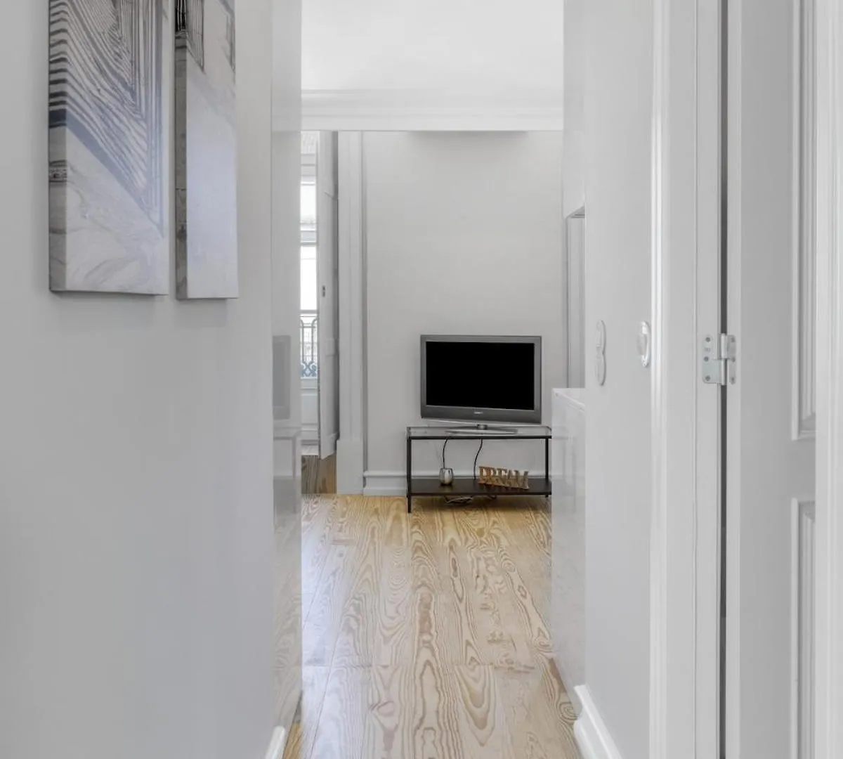 Lisbon Beautiful 2 Bedroom Apartment With Views In Rua Augusta Lisbon