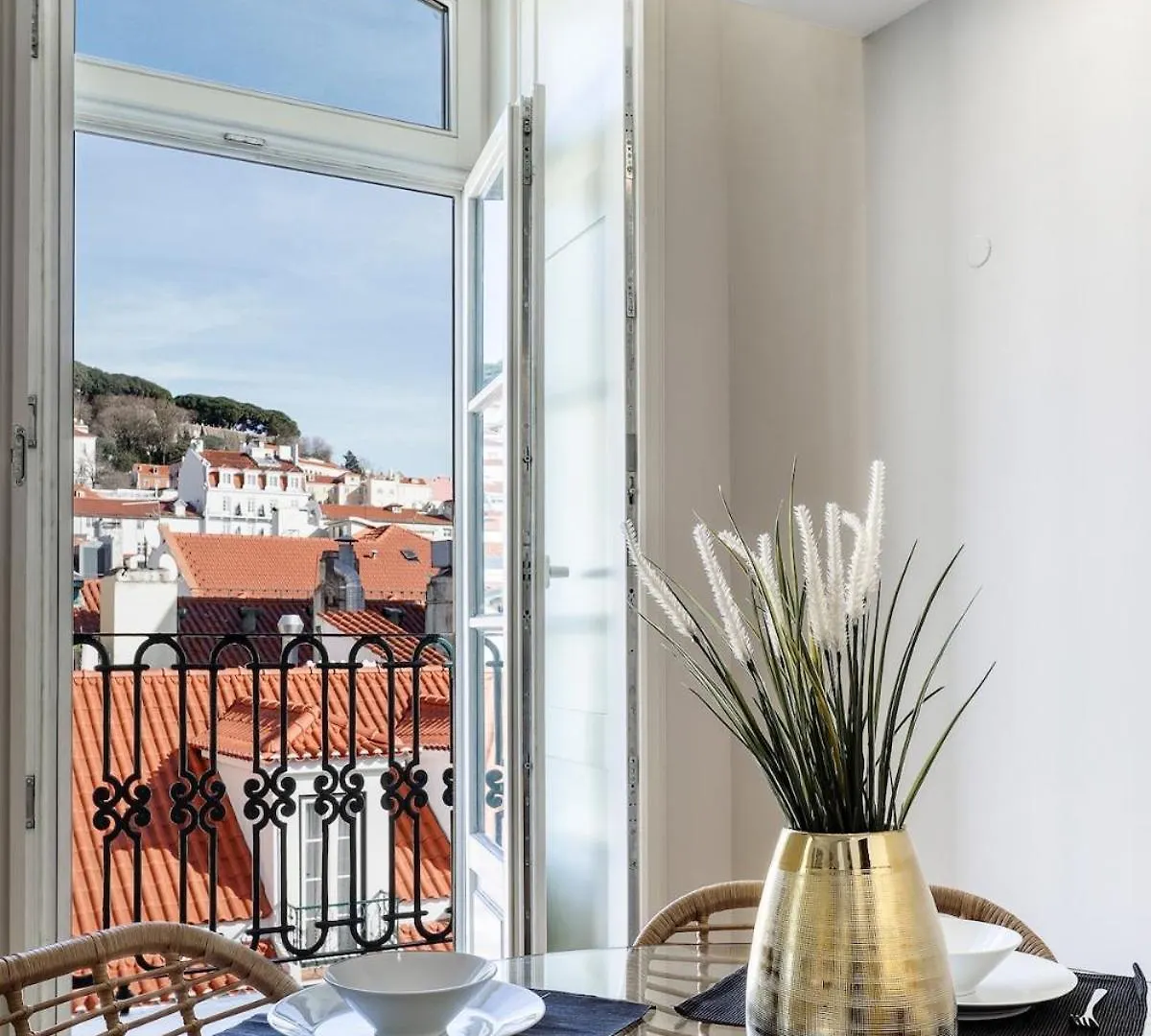 Lisbon Beautiful 2 Bedroom Apartment With Views In Rua Augusta Lisbon
