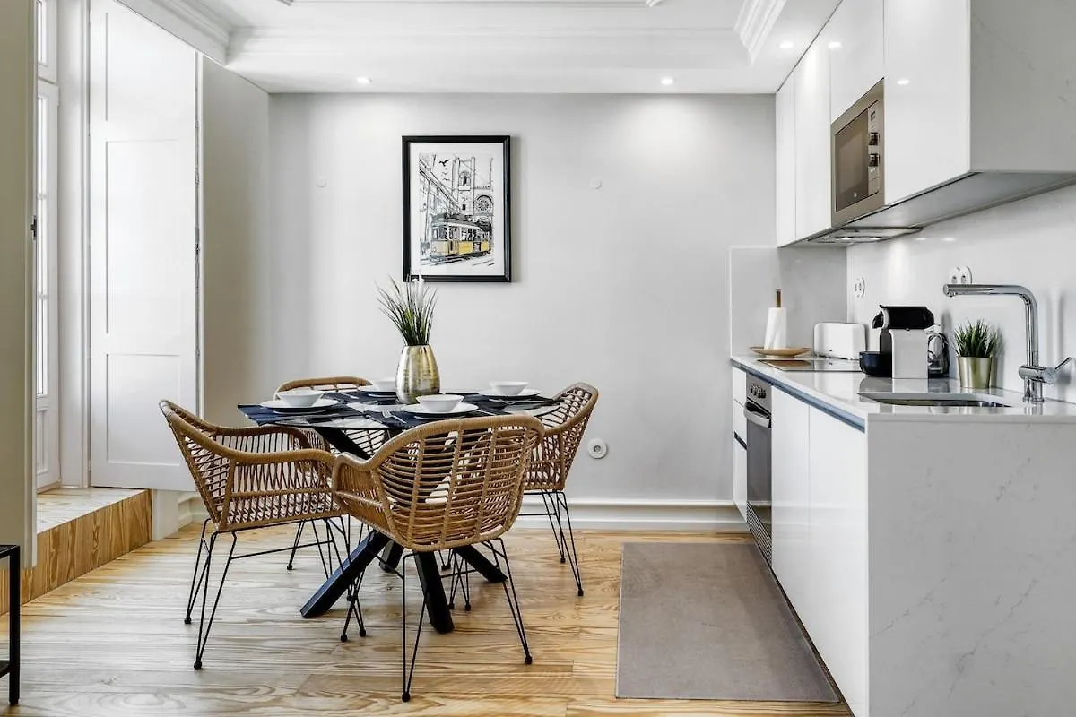 Lisbon Beautiful 2 Bedroom Apartment With Views In Rua Augusta Lisbon